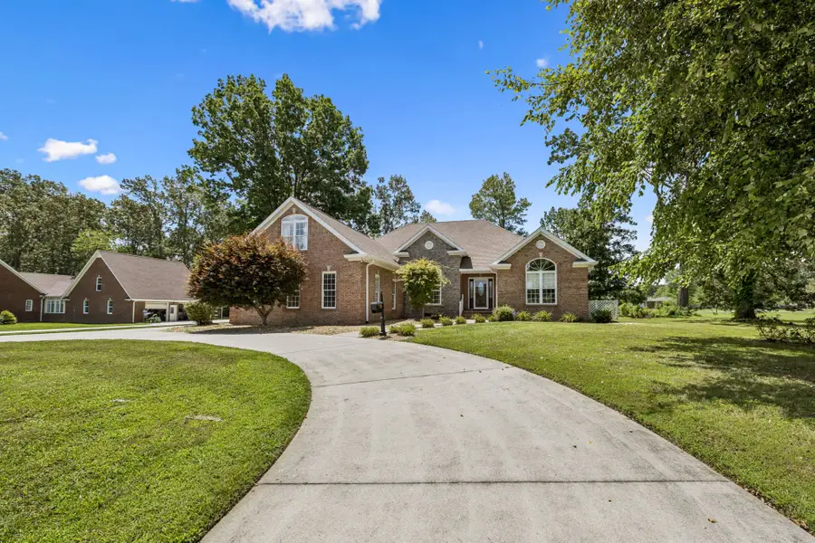 142 Heritage Cir, Manchester, TN 37355 - #2