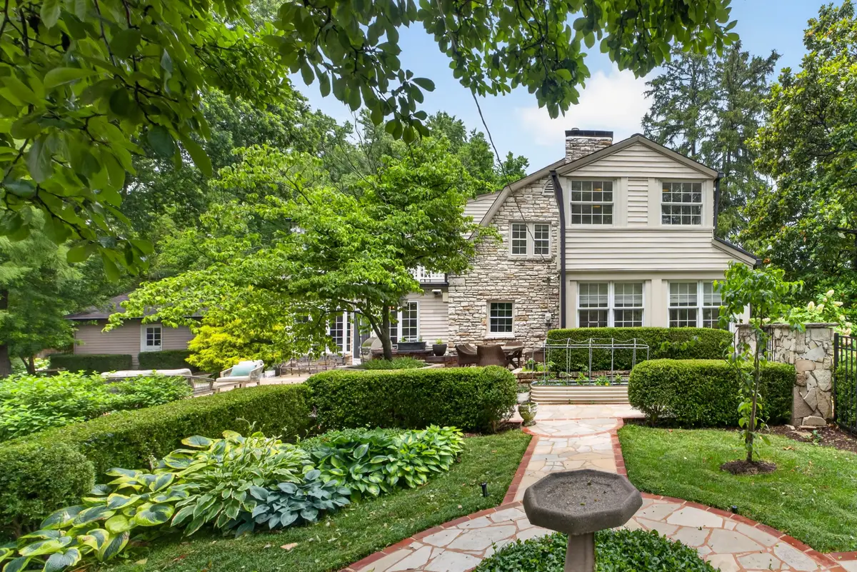1 Lorenzo Lane, Ladue, MO 63124 - #1