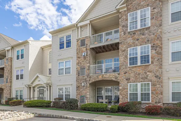 200 Evodia Cir #204, WARRINGTON, PA 18976