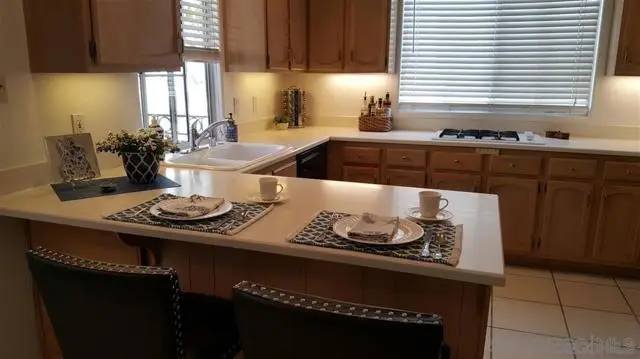 5157 Renaissance Ave. , A, San Diego, CA 92122 - #2