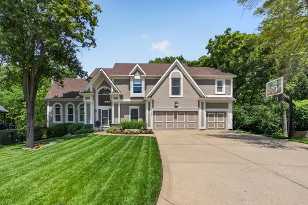 5304 Summit Court, Shawnee, KS 66216
