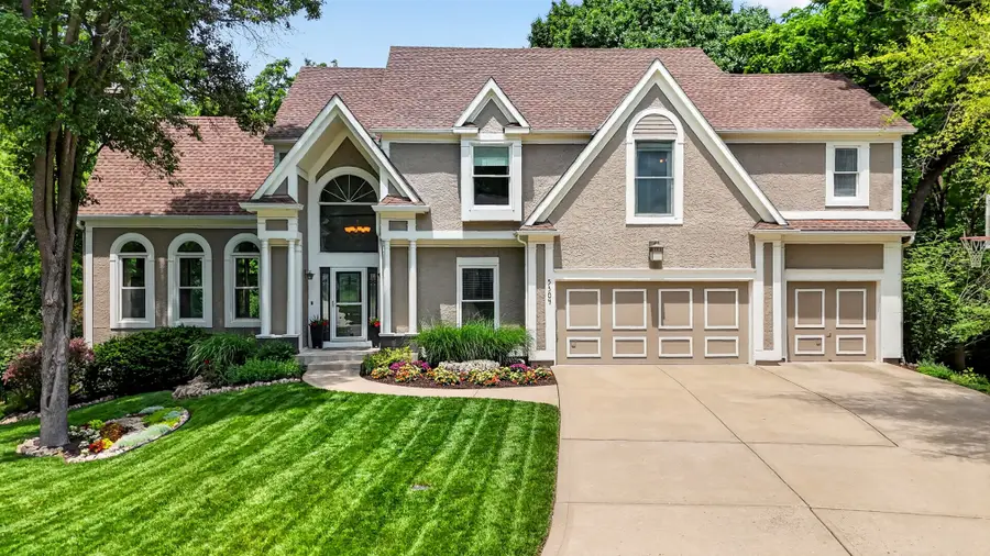 5304 Summit Court, Shawnee, KS 66216 - #2
