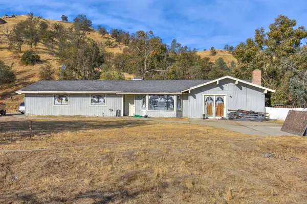 20499 Auberry Rd, Clovis, CA 93619