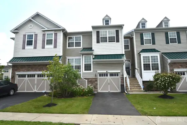 3 Bauer Lane, Cranbury, NJ 08512