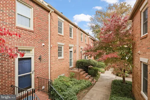 441 Old Town Court, Alexandria, VA 22314
