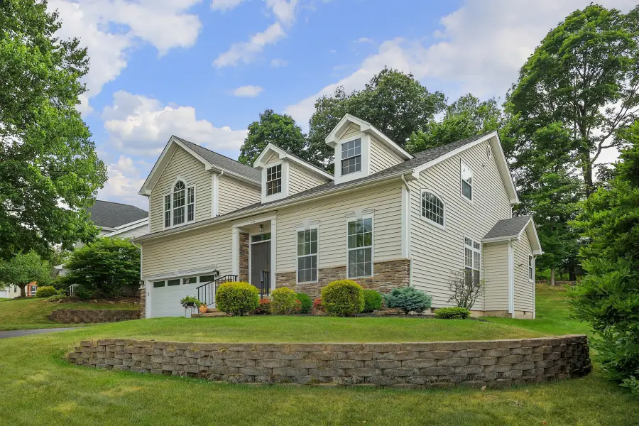 184 Smoke Rise Rd, The Hills, NJ 07920 - #2