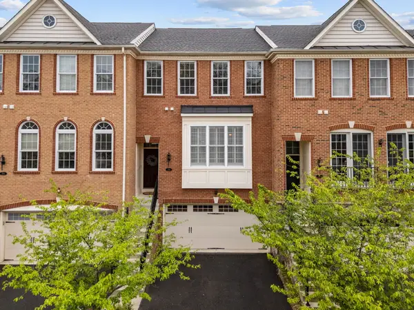 206 Croft Sq, PURCELLVILLE, VA 20132