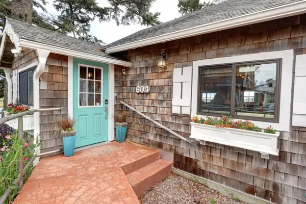 604 15th Ave, Seaside, OR 97138