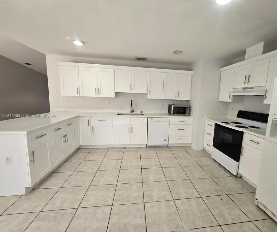 18207 SW 151st Ave, Miami, FL 33187 - #2