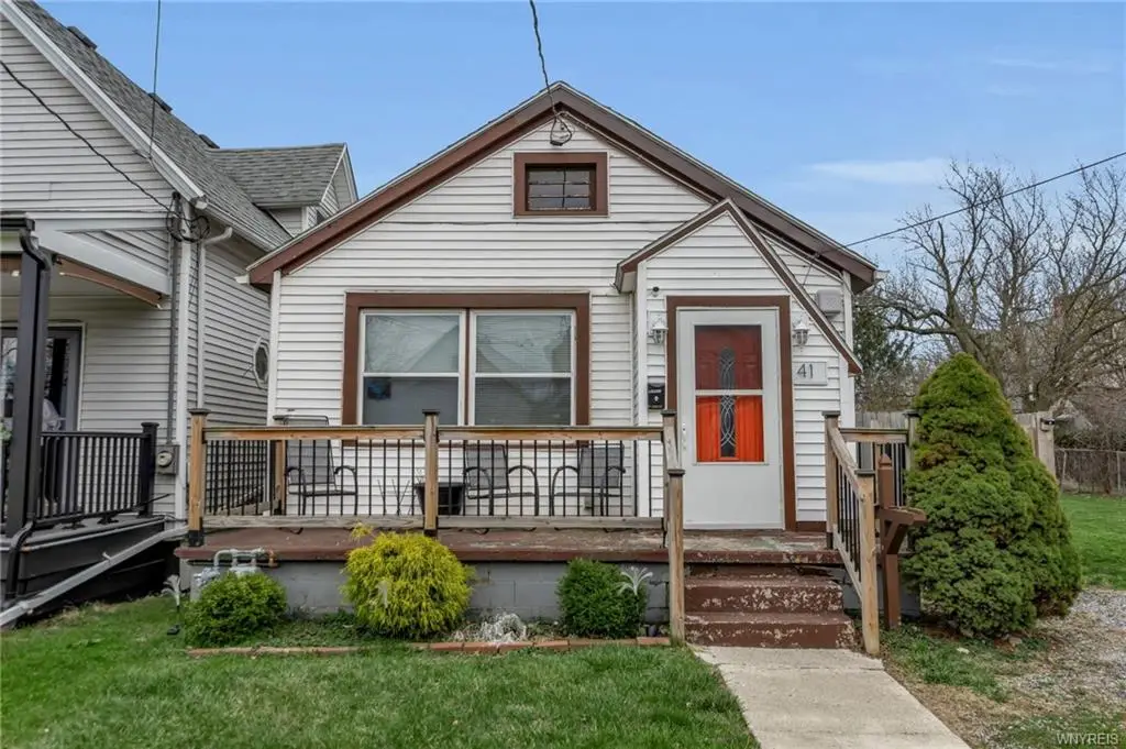 41 Saint Stephens Place, Buffalo, NY 14210 - #1