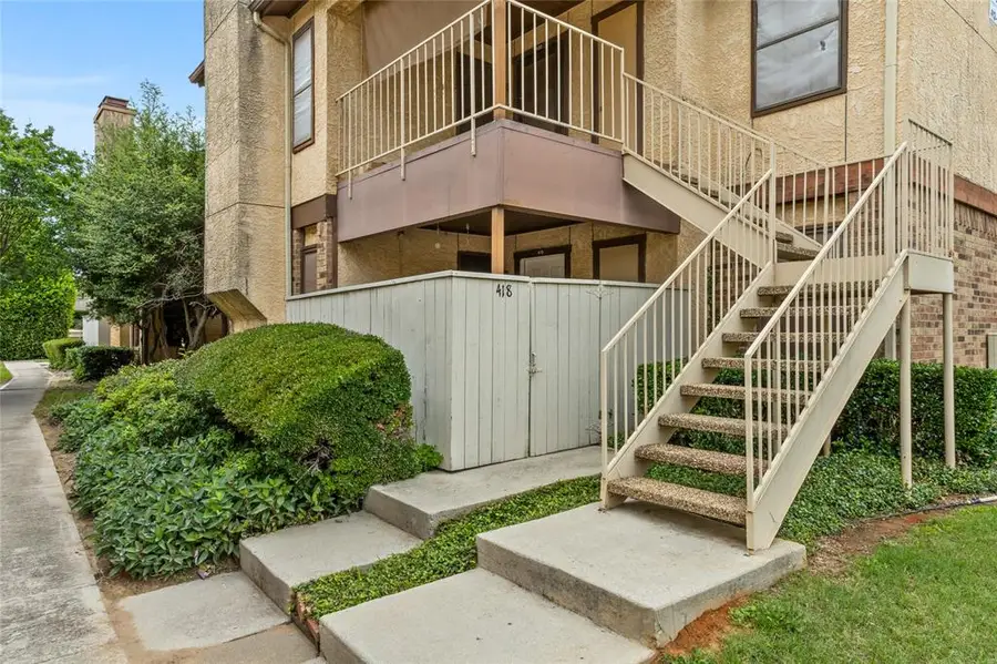 418 Matthews Drive, Arlington, TX 76012 - #2