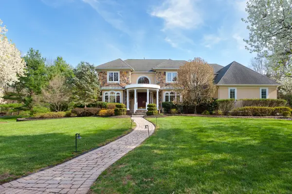 33 Saddlewood Ct, Montgomery Twp., NJ 08502