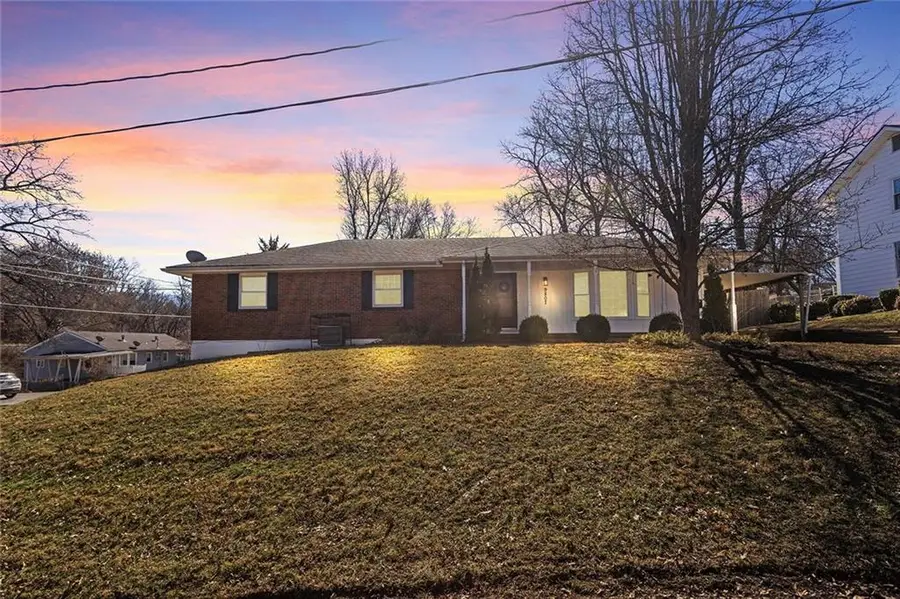 9807 Jewell Court, Independence, MO 64052 - #2