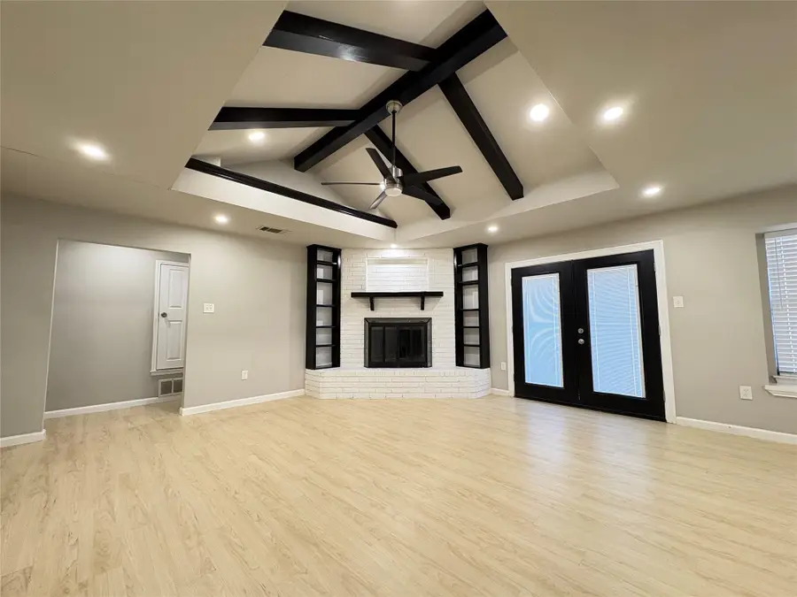 901 Fiero Drive, Arlington, TX 76001 - #3