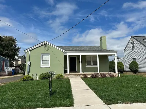 242 Grove St, Woodbridge, NJ 07095