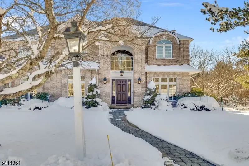 4 Downing Ct, Chester, NJ 07930 - #3