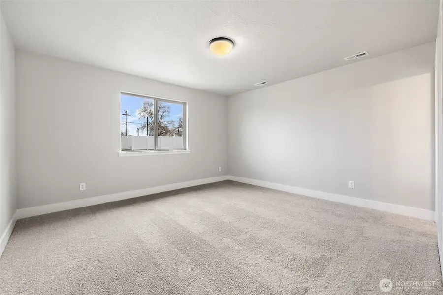215 Lessor Loop, Moses Lake, WA 98837 - #3