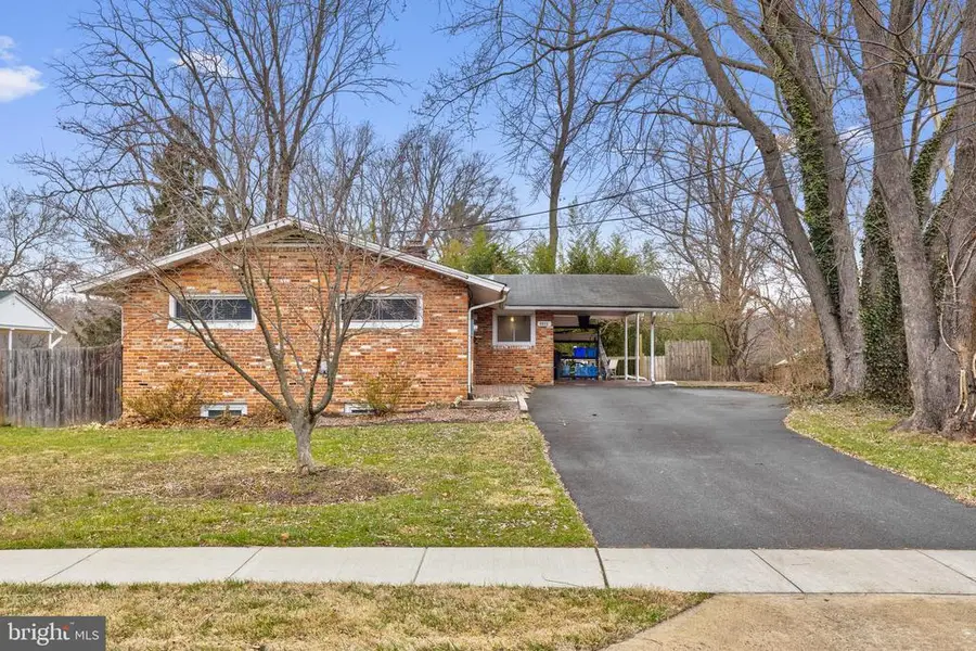 9920 Pinehurst Avenue, Fairfax, VA 22030 - #2