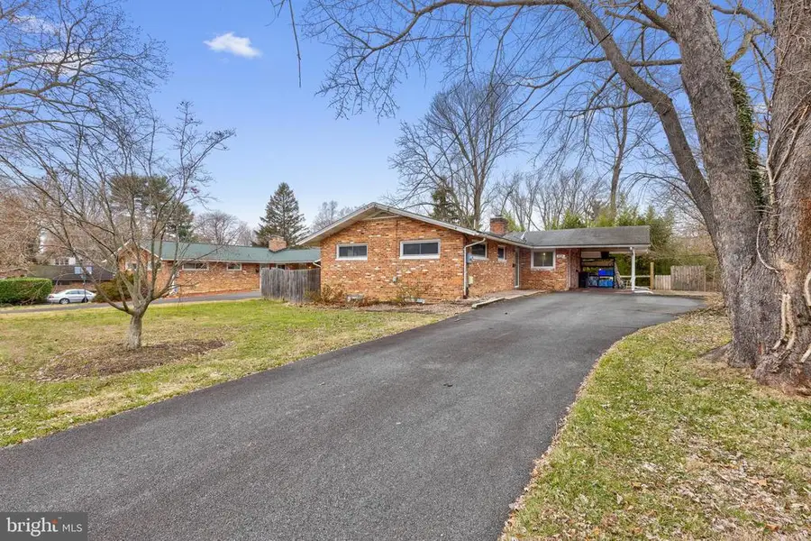 9920 Pinehurst Avenue, Fairfax, VA 22030 - #3