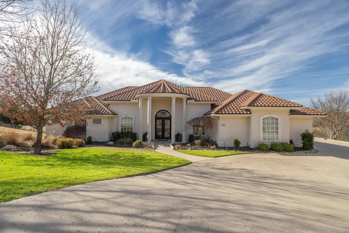 8000 Echo Hills Court S, Benbrook, TX 76126 - Image #1