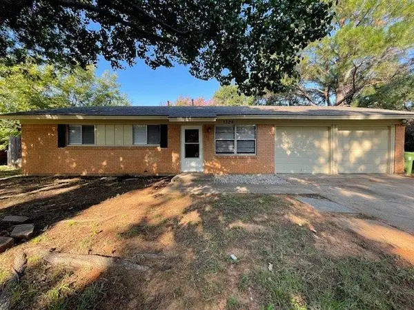 1329 Harrison Lane, Hurst, TX 76053