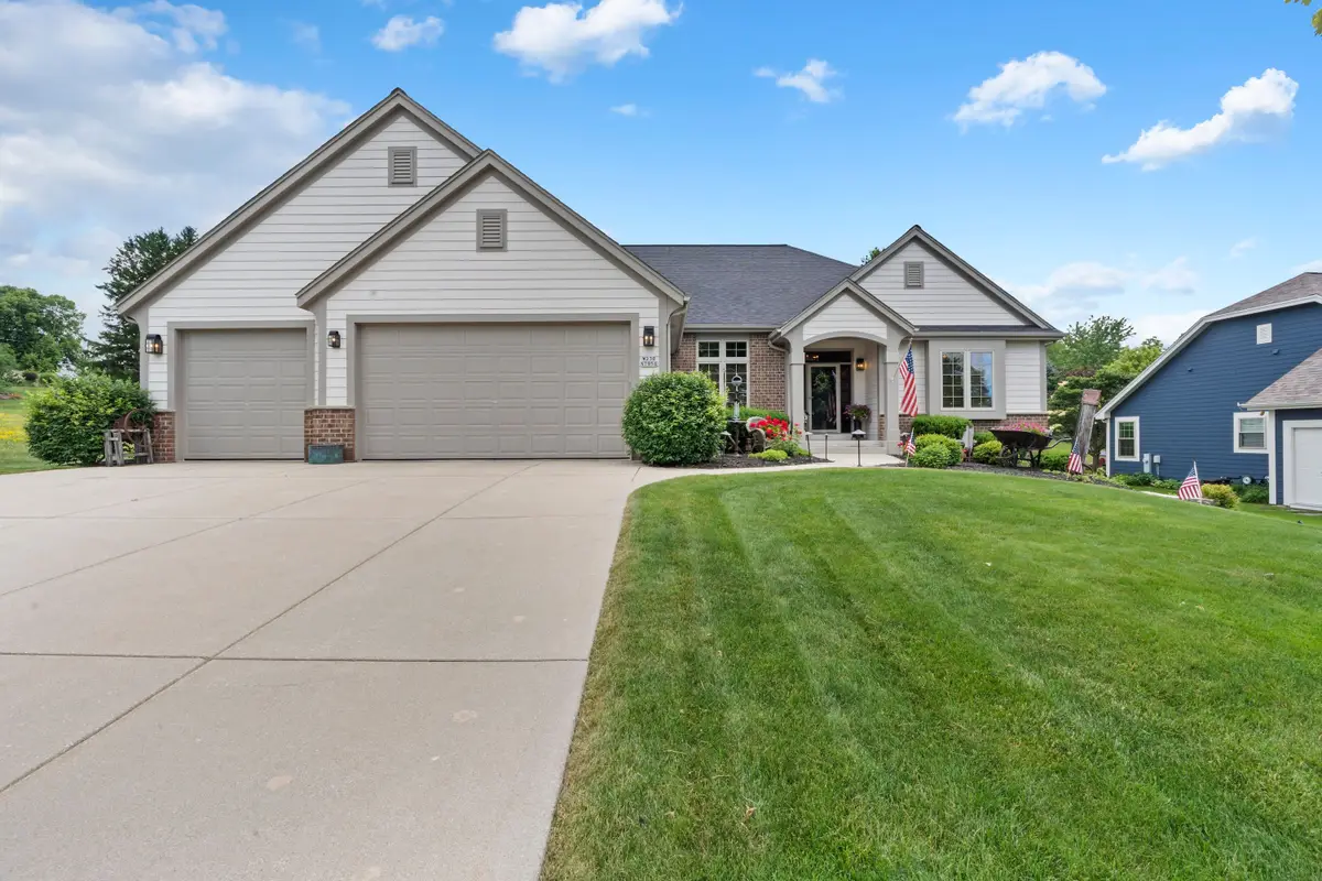 W230N7956 Bluebill Dr, Sussex, WI 53089 - #1