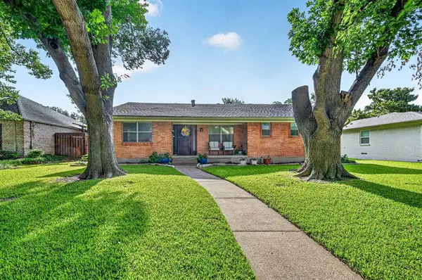 1132 N Cottonwood Drive, Richardson, TX 75080