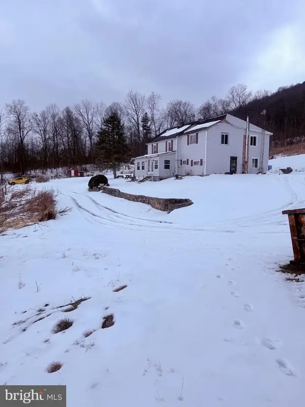 875 R And D Ln, MCCONNELLSBURG, PA 17233