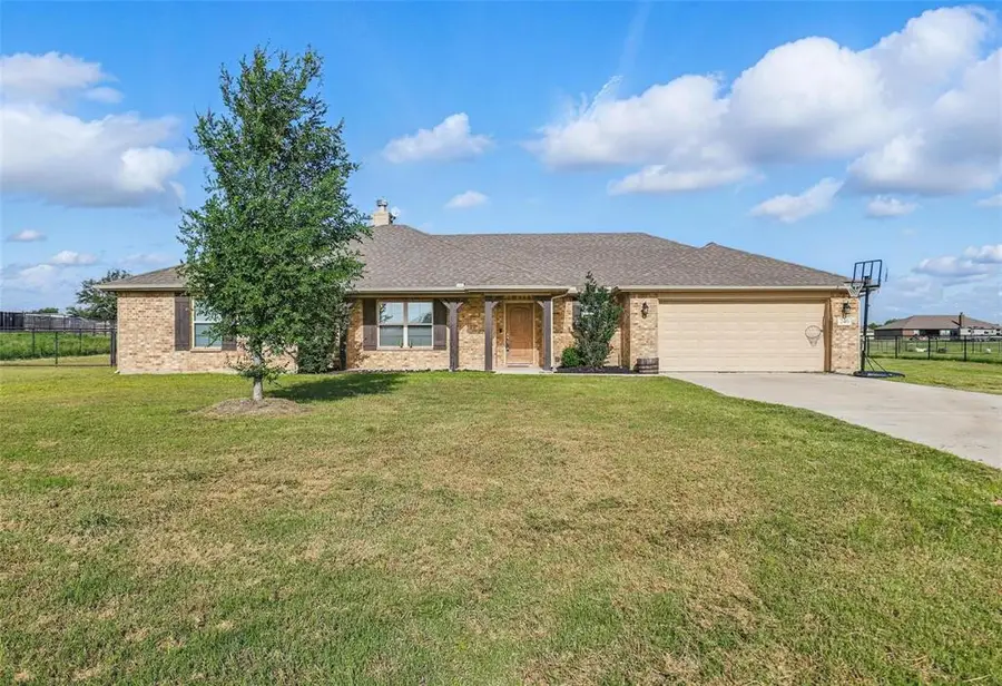 240 Springwood Ranch Loop, Springtown, TX 76082 - Image #2