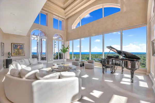 60 Edgewater Dr #TS-A, Coral Gables, FL 33133