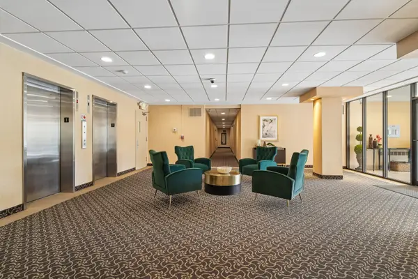 1 Euclid Ave #3B, Summit City, NJ 07901