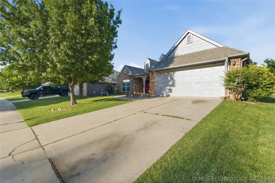 809 S 71st Street S, Broken Arrow, OK 74014 - #2