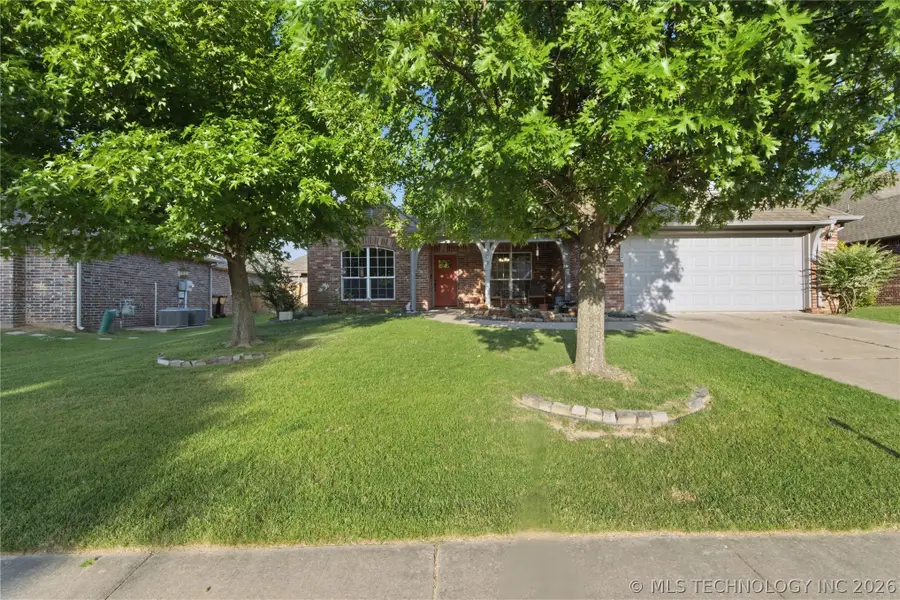 809 S 71st Street S, Broken Arrow, OK 74014 - #3