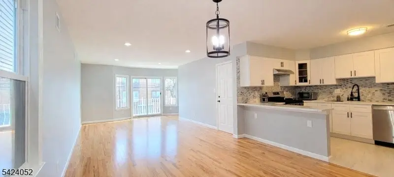 11 Wallis Ave #1, Jersey City, NJ 07306 - #3