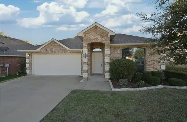808 Bahar Court, Arlington, TX 76010