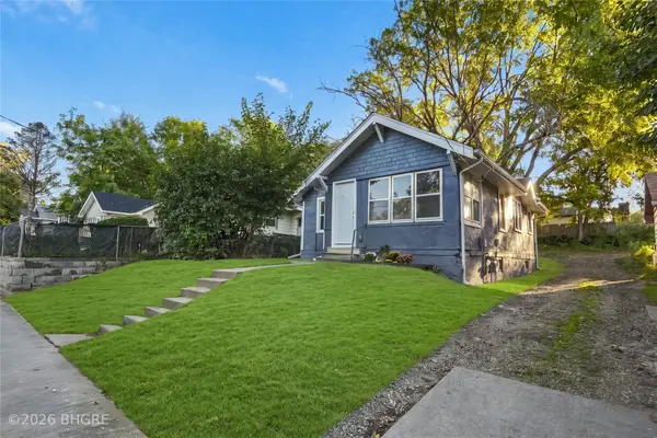 2331 E 11th Street, Des Moines, IA 50316
