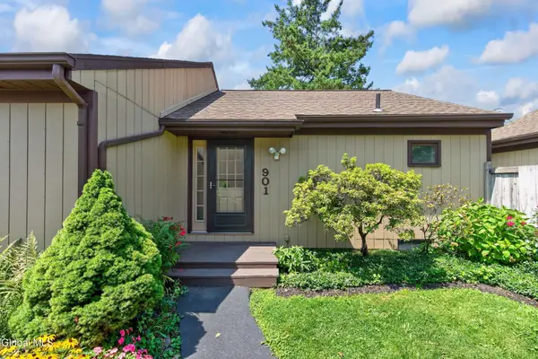 901 Huntington Court, East Greenbush, NY 12061