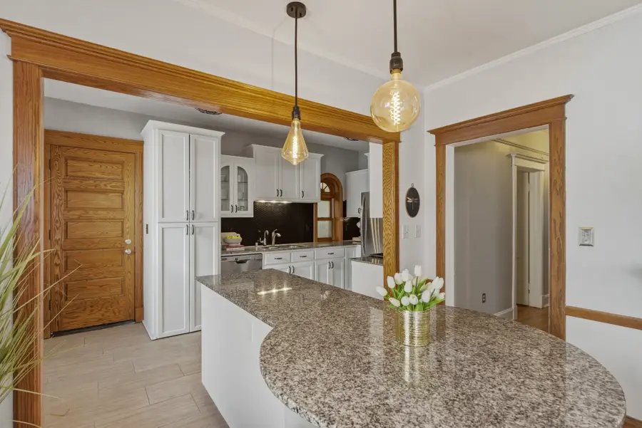 1714 E Kane Pl, Milwaukee, WI 53202 - #3