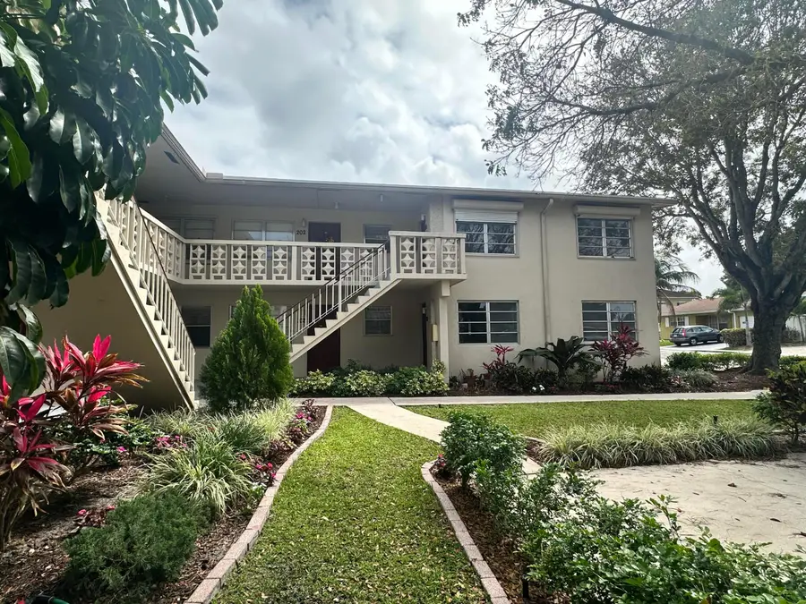 606 S C Street #201, Lake Worth Beach, FL 33460 - #2