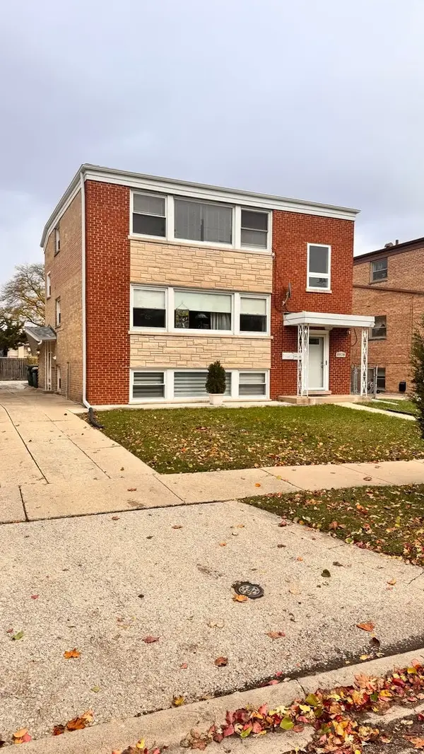 8939 N Wisner Street #2, Niles, IL 60714