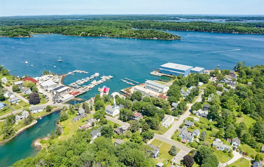 239 Ocean Point Road, Boothbay Town, ME 04544 - Image #3