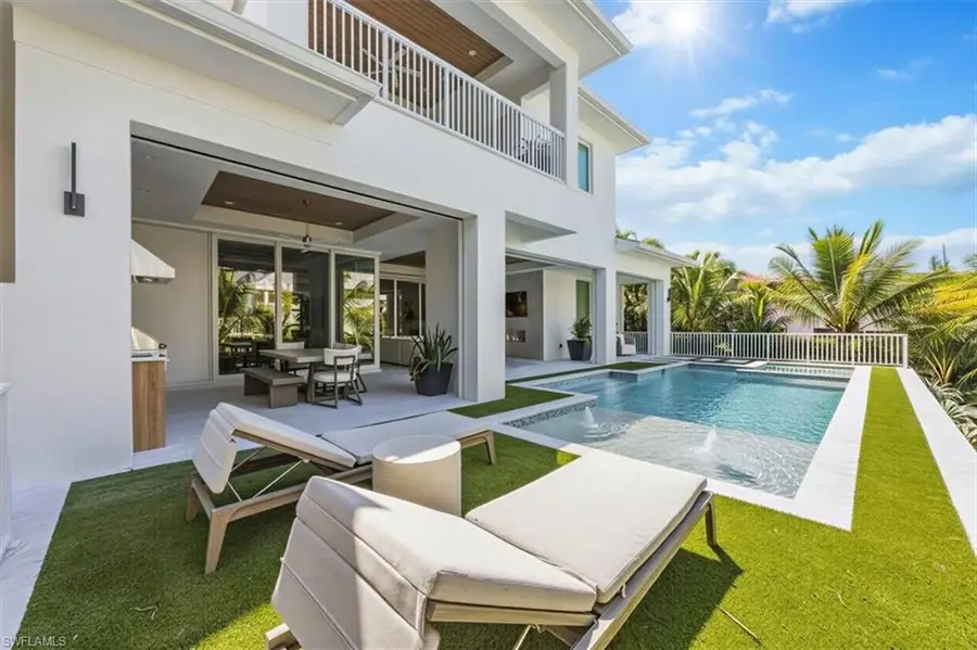 493 8th Avenue S, Naples, FL 34102 - #2