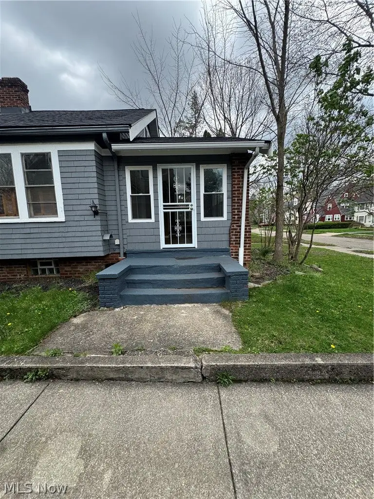 3327 Bradford Road, Cleveland Heights, OH 44118 - #2