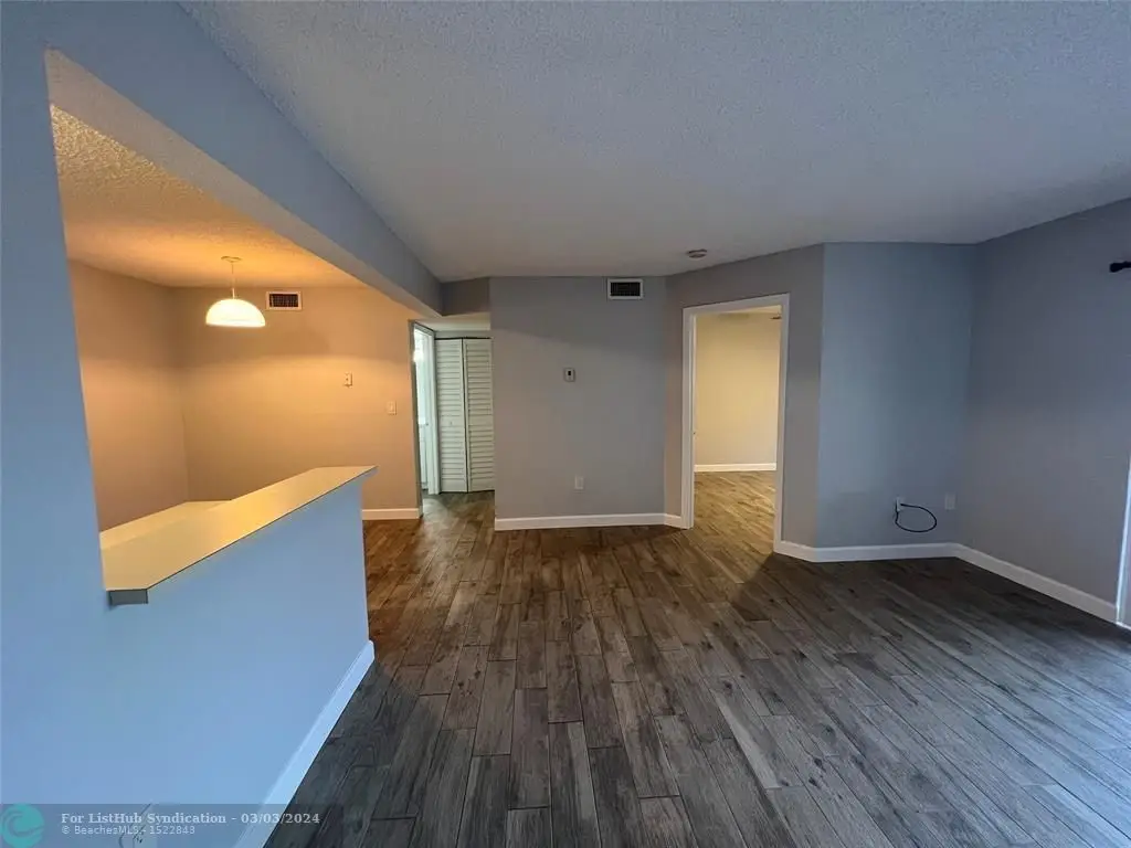 400 Palm Cir W #302, Pembroke Pines, FL 33025 - #1