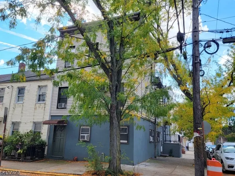 423 2nd St, Jersey City, NJ 07302 - #1