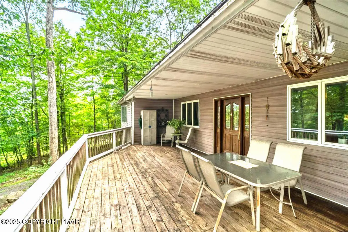 125 Talon Dr, Tannersville, PA 18372 - Image #1