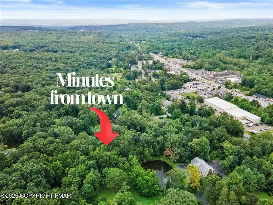 125 Talon Dr, Tannersville, PA 18372 - Image #2