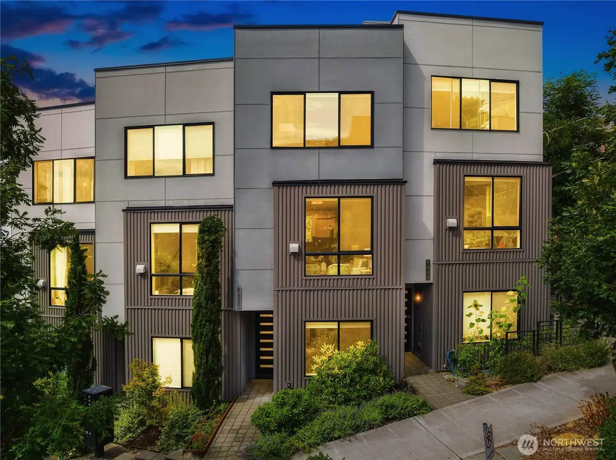 7439 Latona Avenue Ne, Seattle, WA 98115 - #1