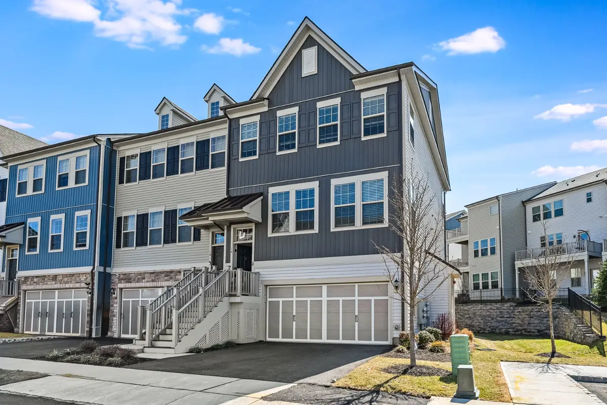 14 Marigold Ct, Warren, NJ 07059 - #1