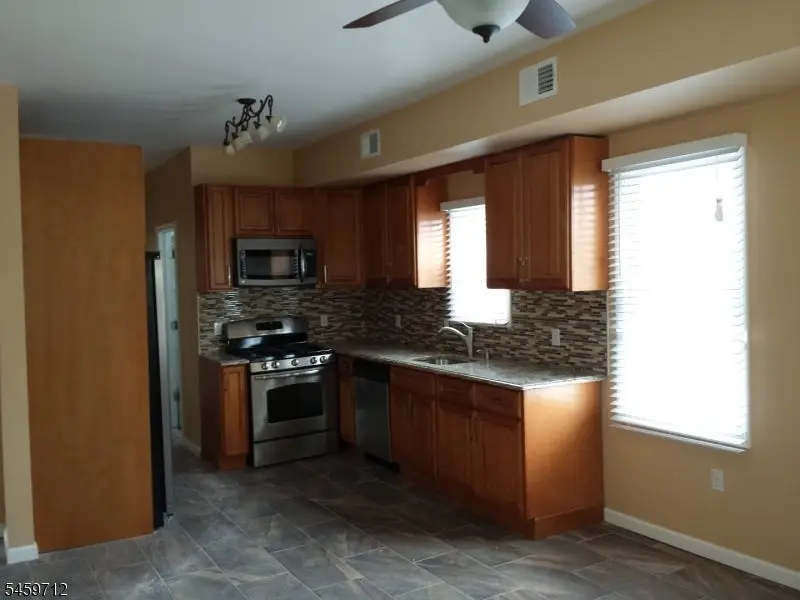 50 Styvesant Ave #2, Lyndhurst, NJ 07071 - #3